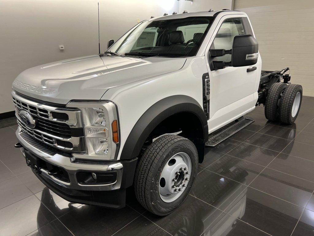 New 2024 Ford F550 4x4 Regular Cab Super Duty image 3