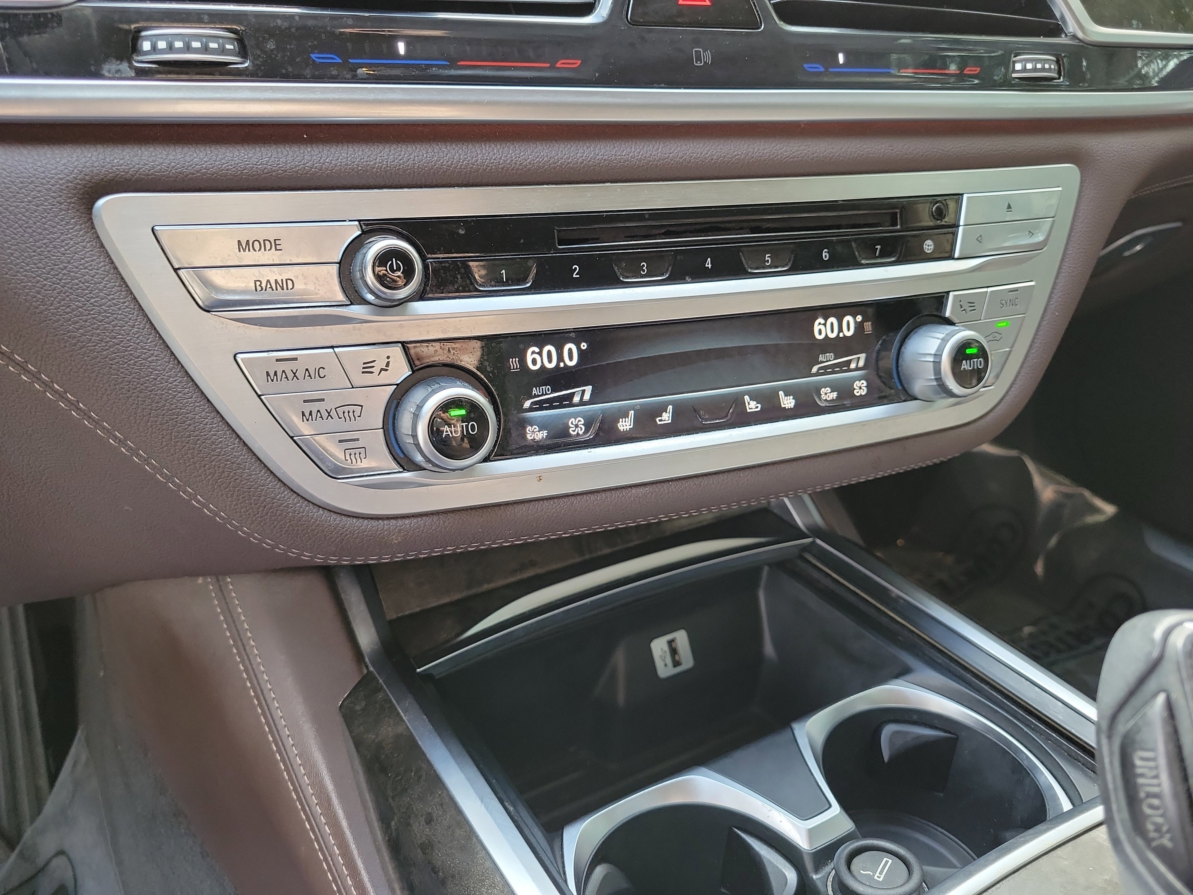 Used 2016 BMW 740i RWD image 9