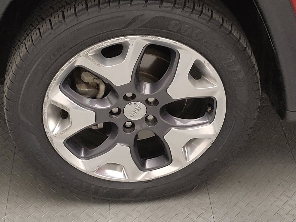 Used 2019 Jeep Compass Limited FWD image 31