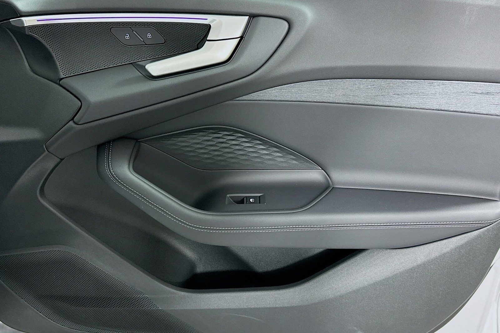 Used 2025 Audi A5 2.0T Premium w/ Convenience Package image 23