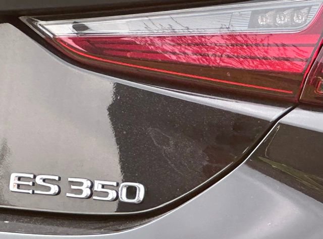 Used 2023 Lexus ES 350 Luxury w/ Accessory Package (Z1) image 10