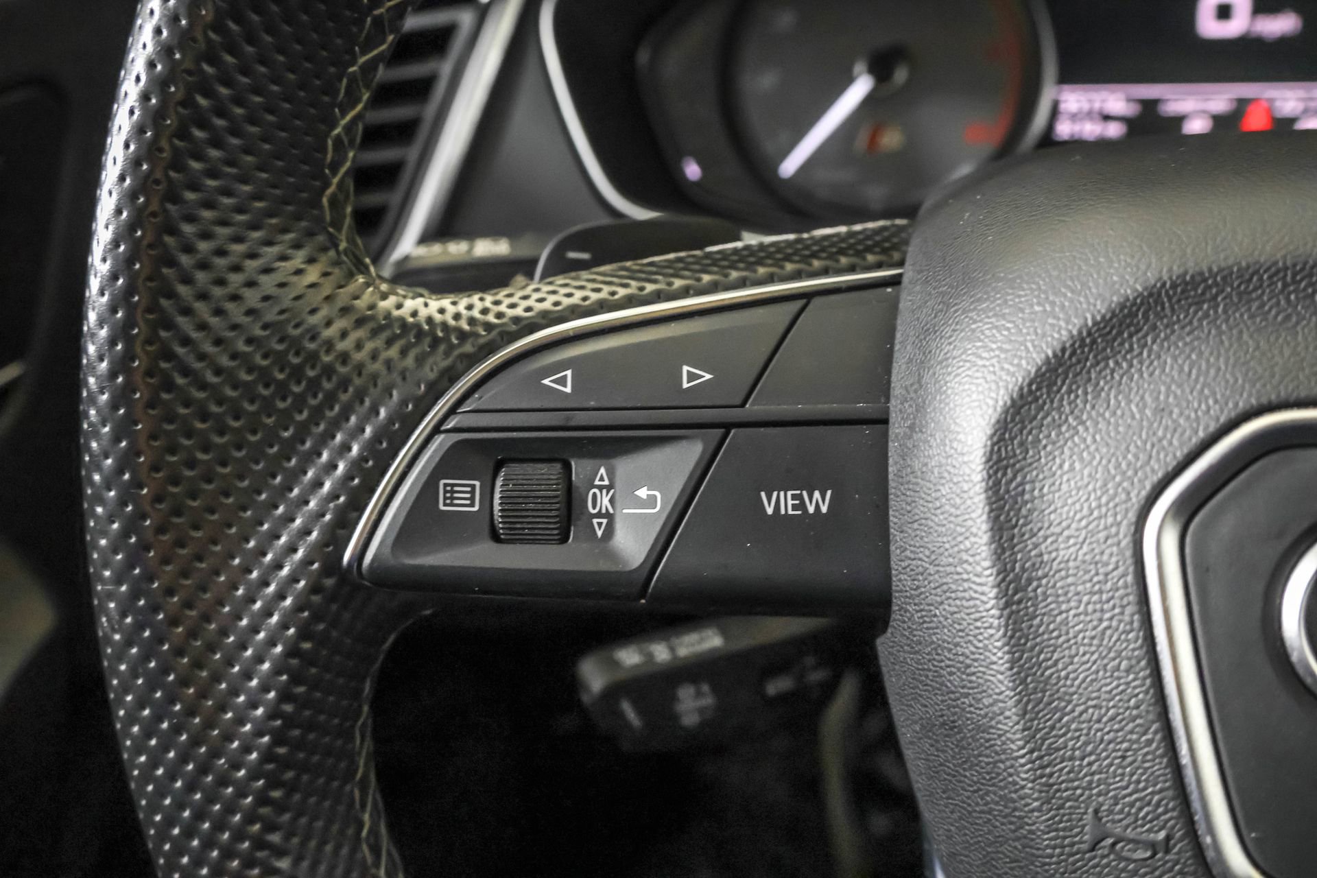 Used 2023 Audi SQ5 Premium w/ Convenience Package image 28