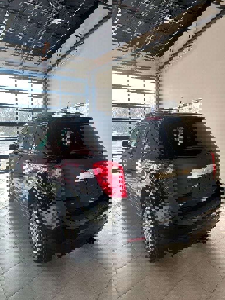 Used 2015 Chevrolet Equinox LT w/ Driver Convenience Package image 3