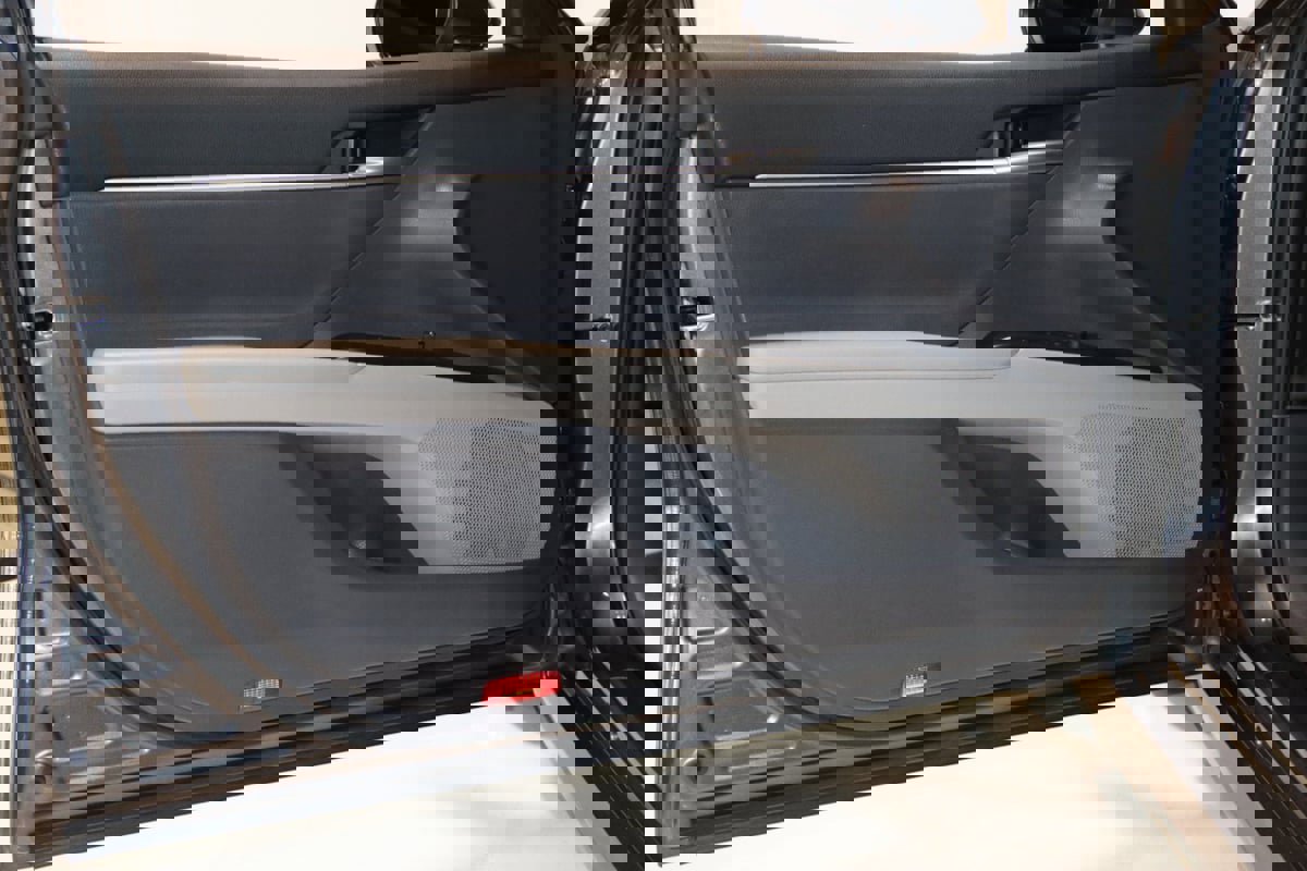 Used 2023 Toyota Camry LE image 32