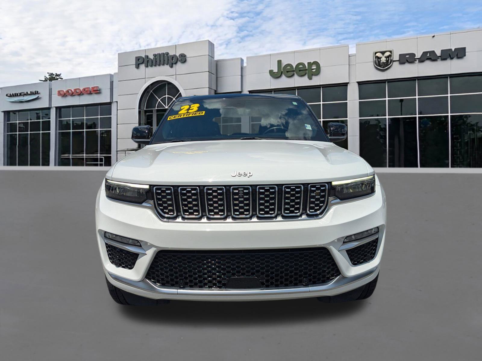 Certified 2023 Jeep Grand Cherokee Summit w/ Adv Protech Group IV AWD/4WD image 8