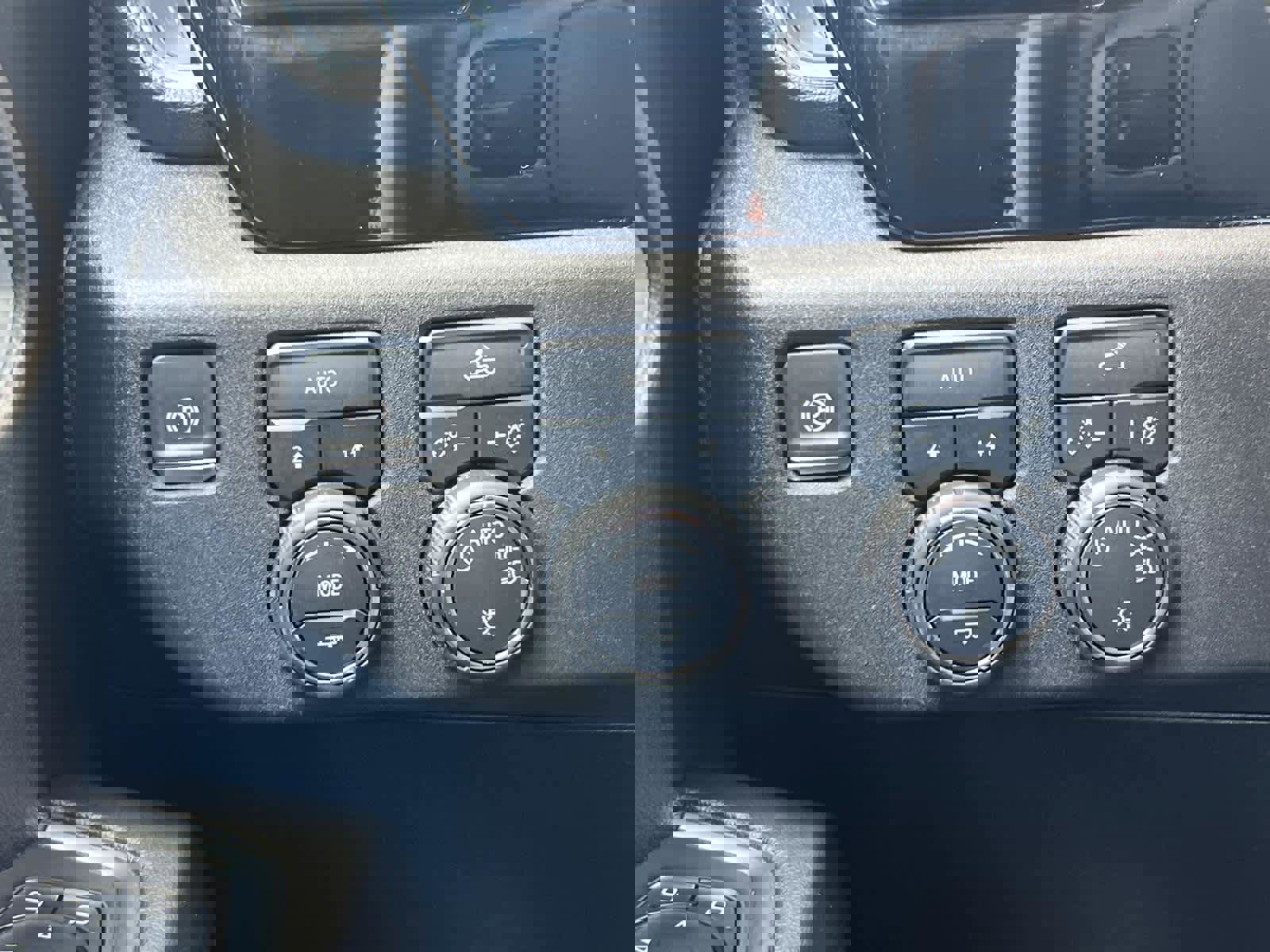 Certified 2025 Chevrolet Silverado 1500 LT image 21