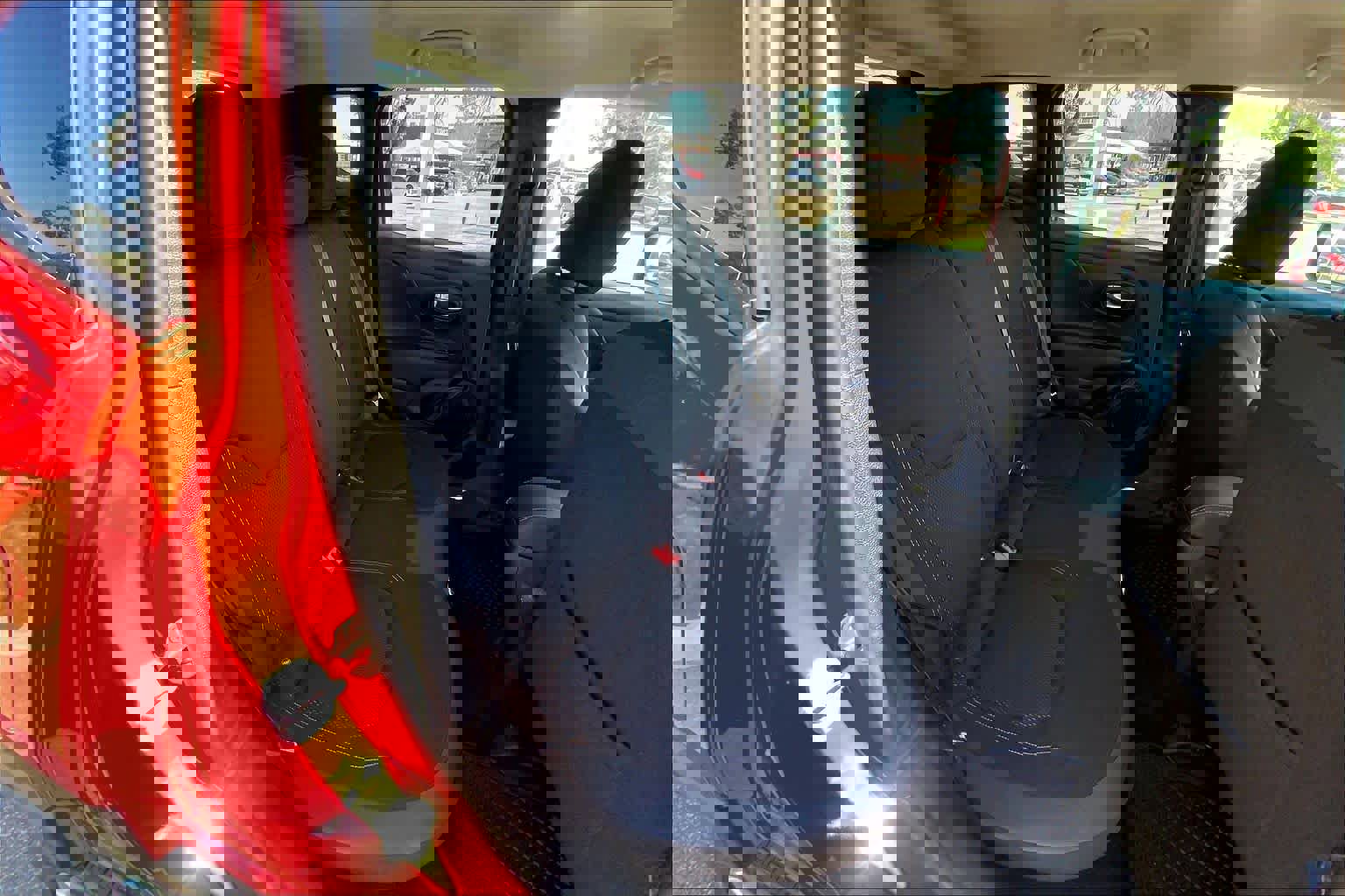 Used 2023 Jeep Renegade Latitude w/ Premium Group image 37