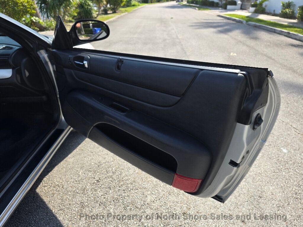 Used 2004 Chrysler Sebring LXi image 24