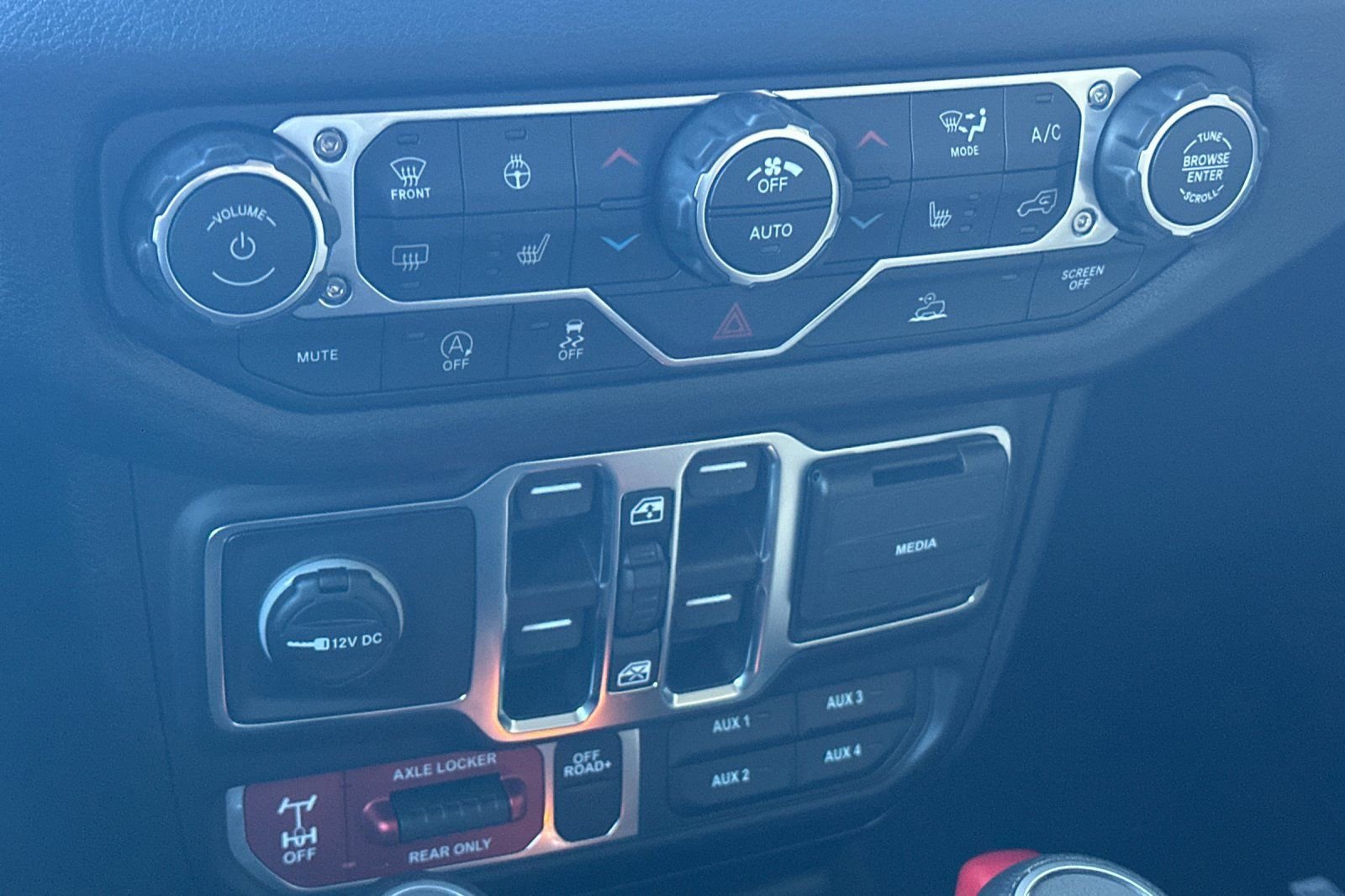 New 2026 Jeep Gladiator Willys AWD/4WD image 18