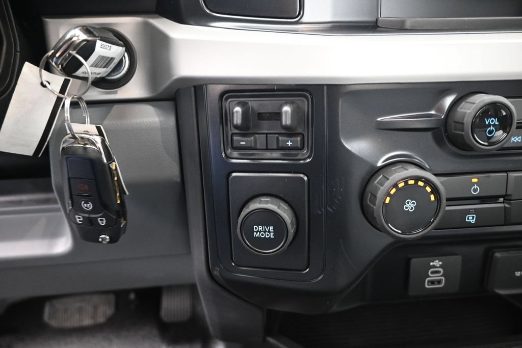 New 2026 Ford F450 XL w/ XL Chrome Package RWD image 17