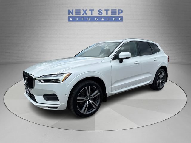 Used 2019 Volvo XC60 T5 Momentum w/ Multimedia Package AWD/4WD image 3