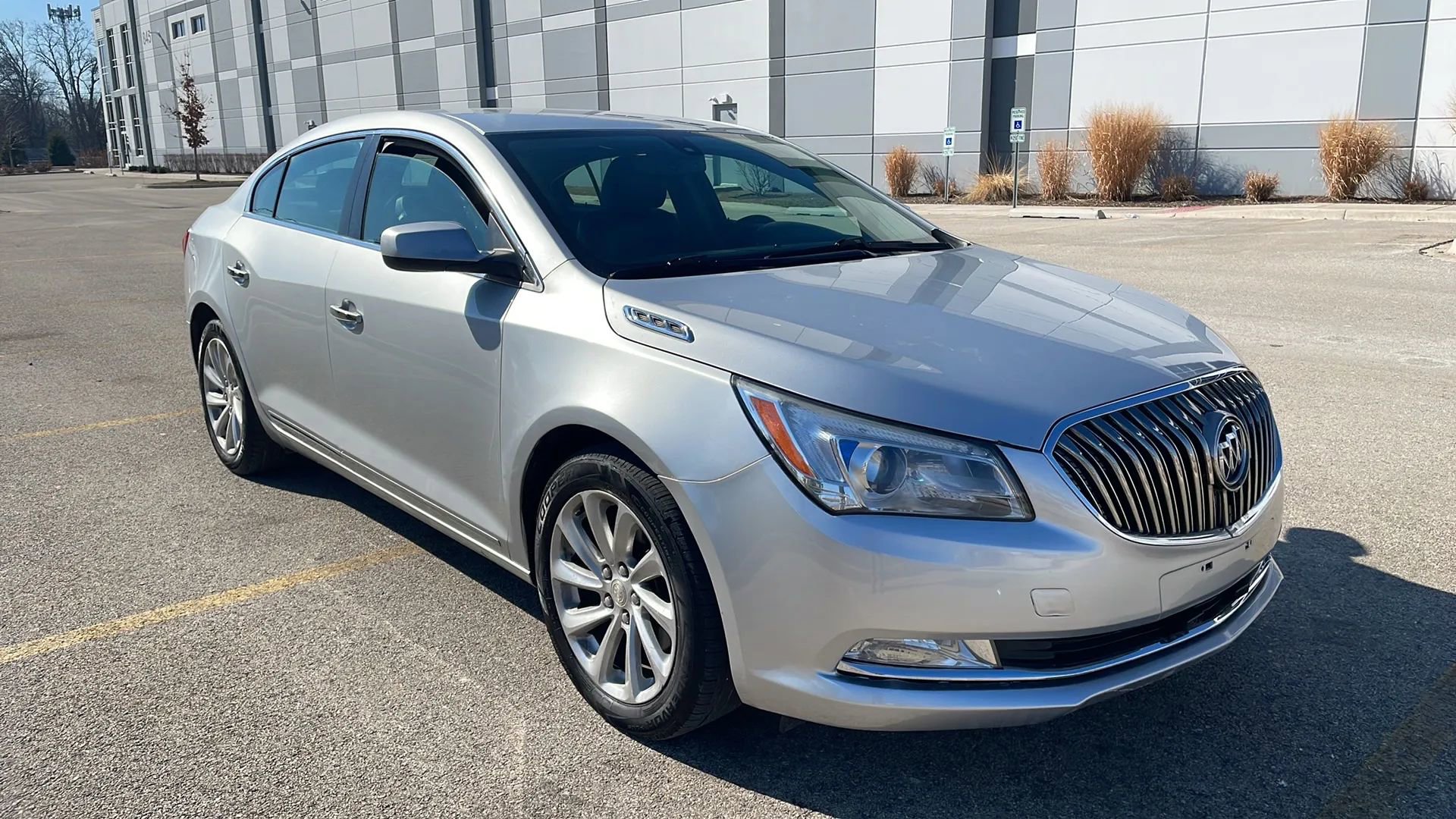 Used 2016 Buick LaCrosse FWD image 5