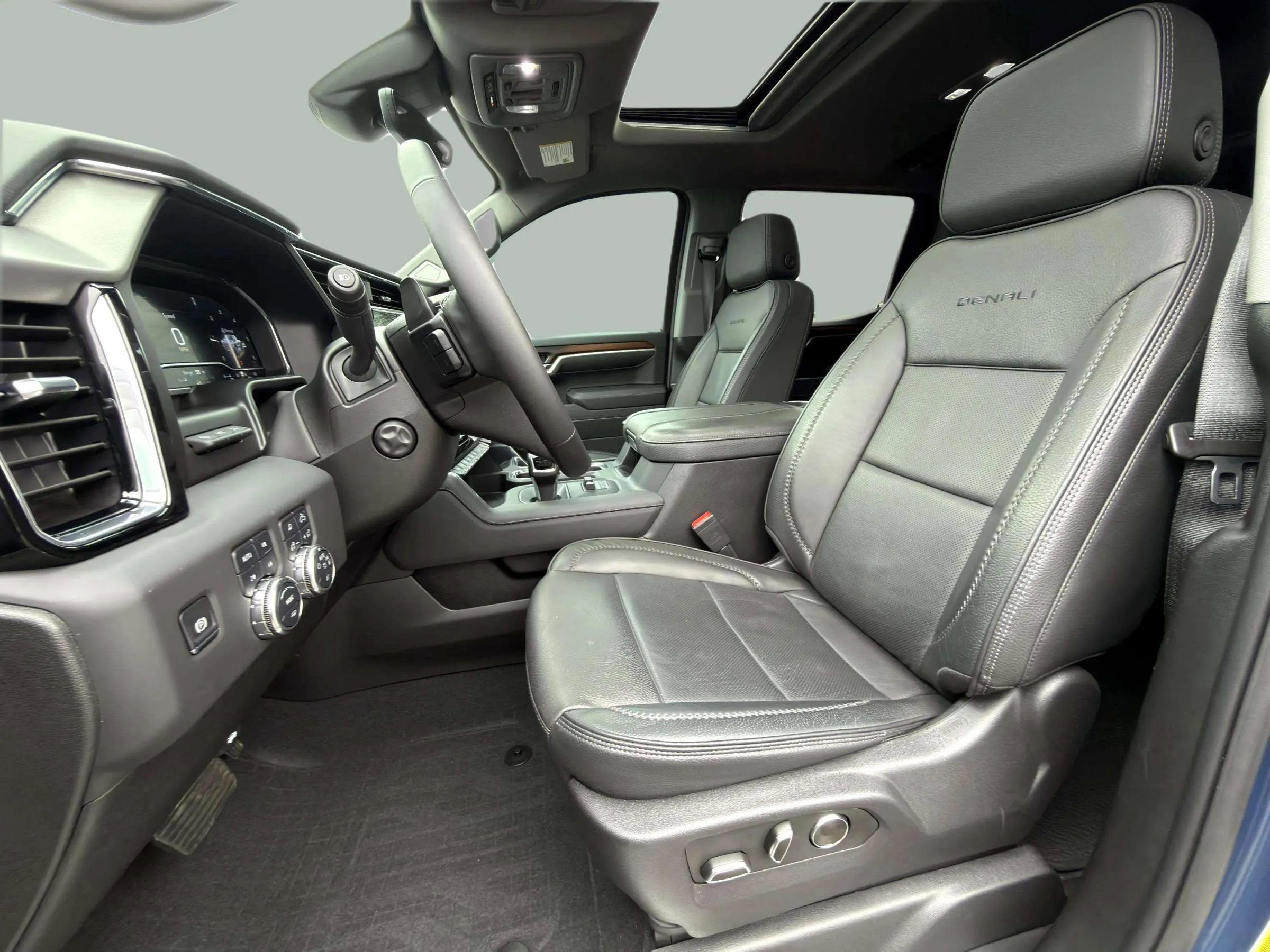 Used 2025 GMC Sierra 1500 Denali w/ Technology Package image 18