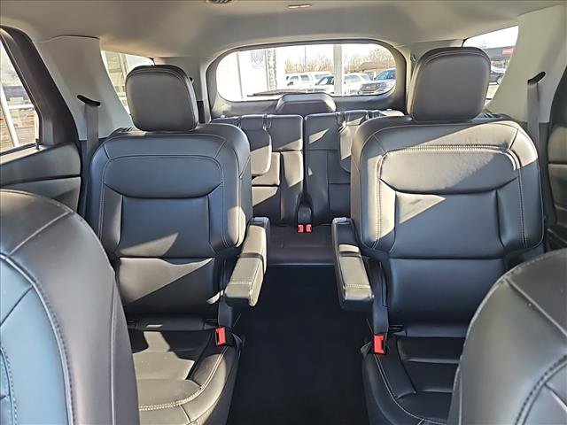 Used 2023 Ford Explorer XLT w/ Equipment Group 202A image 6