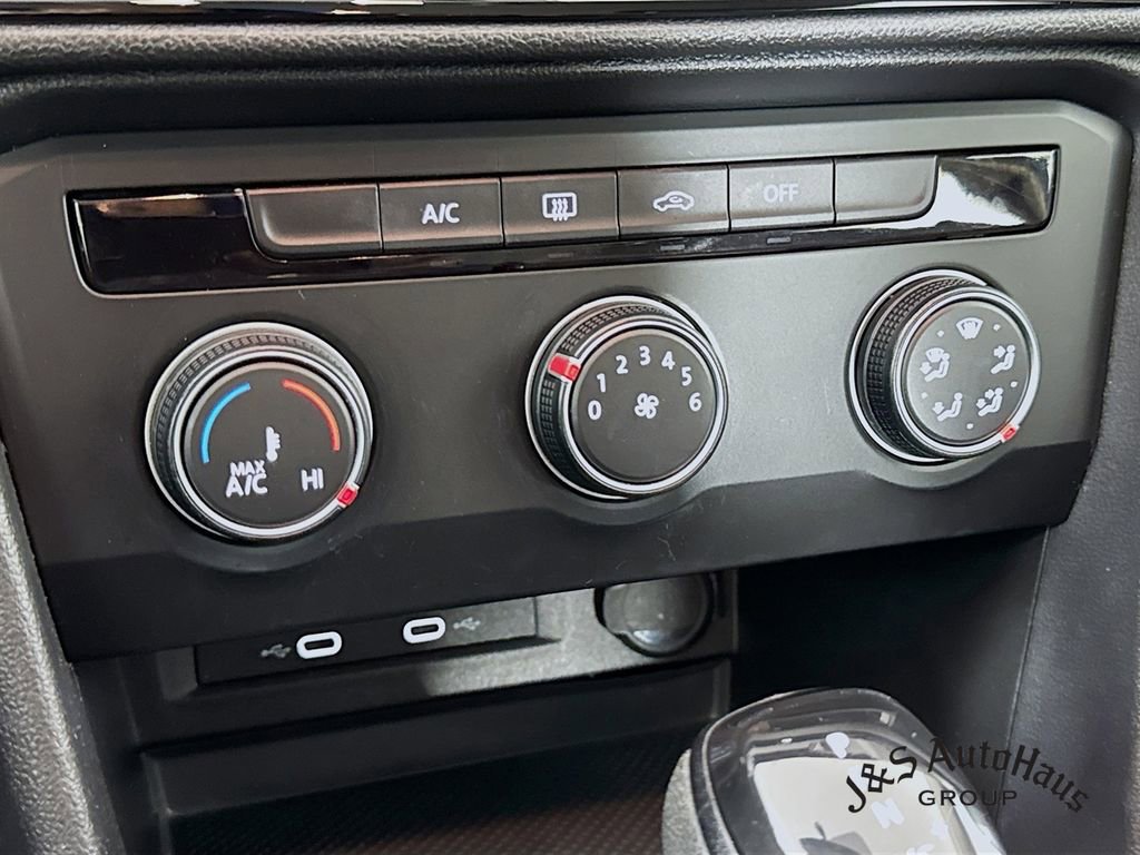 Used 2022 Volkswagen Taos S image 18