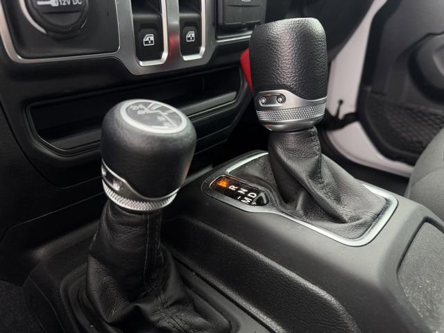 Used 2023 Jeep Wrangler Sport S image 19