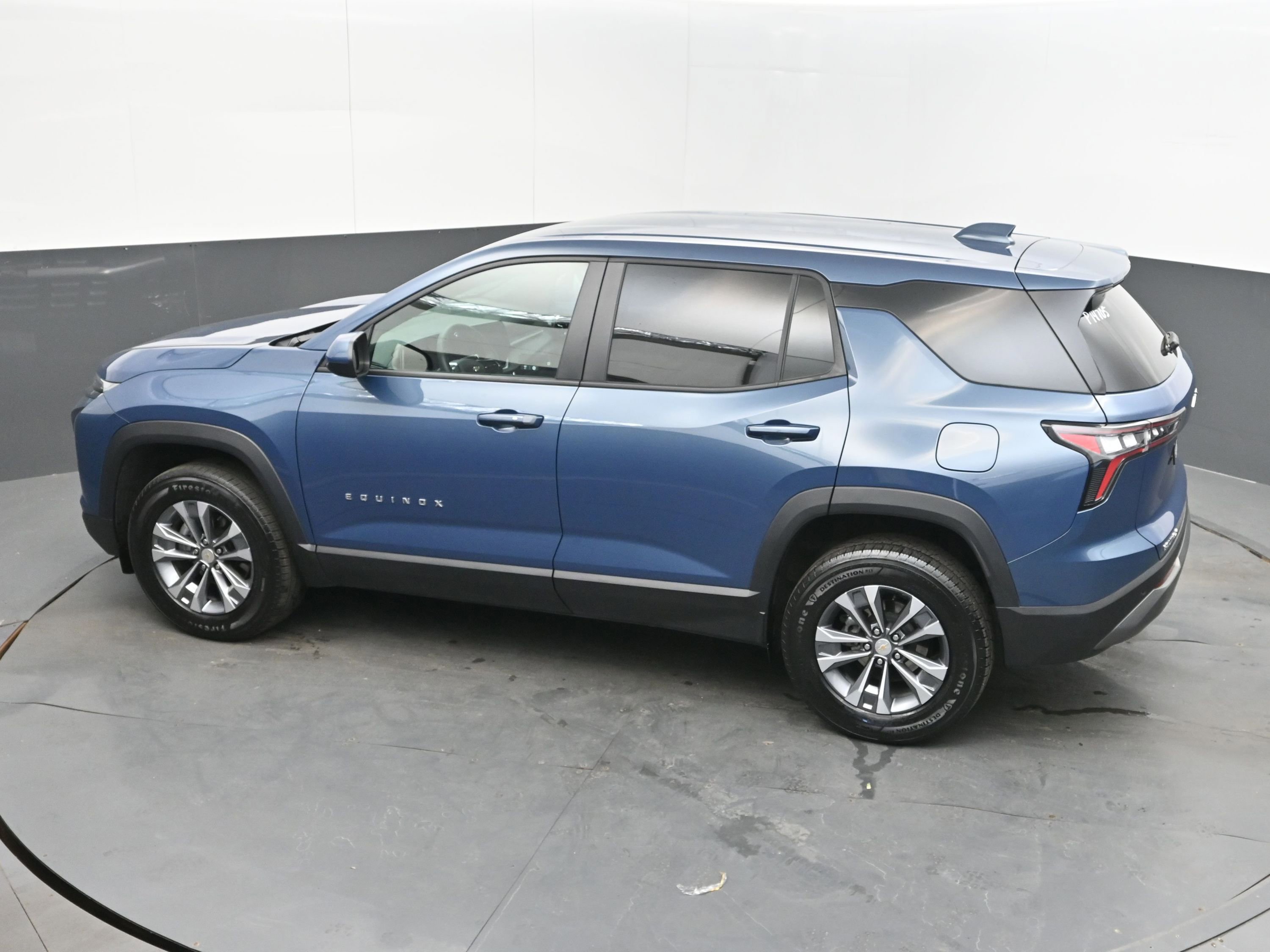 Used 2025 Chevrolet Equinox LT FWD image 35