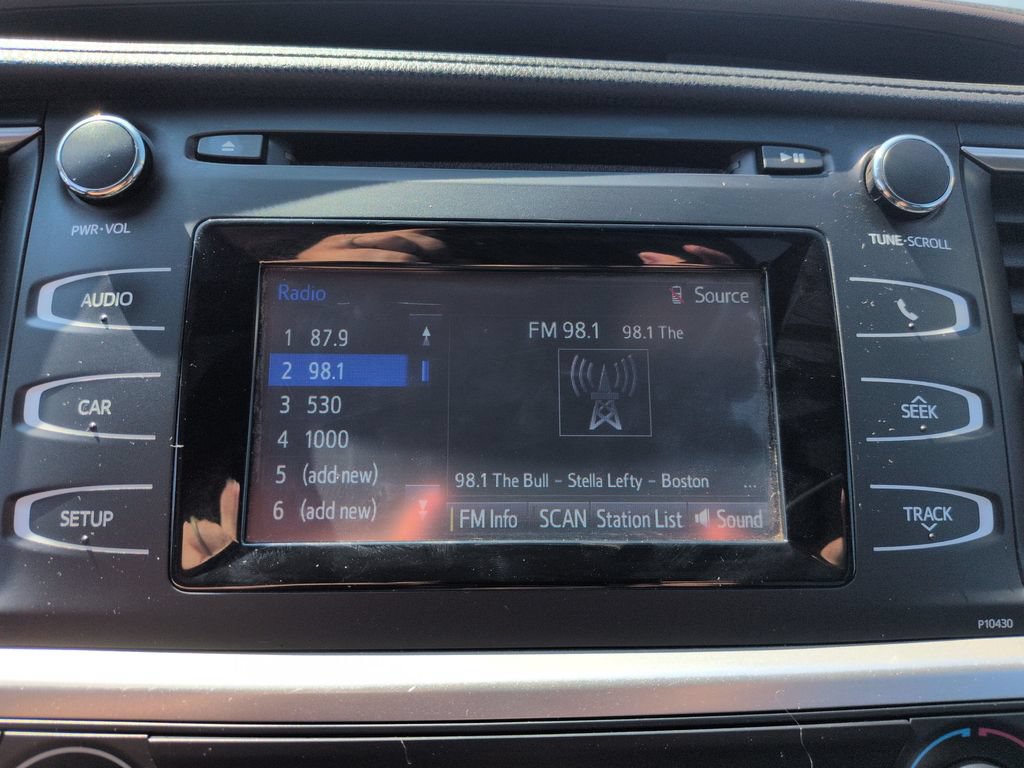 Used 2014 Toyota Highlander LE FWD image 20