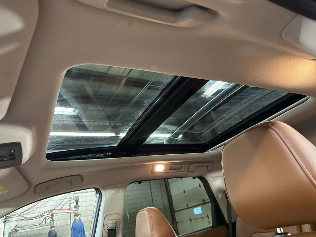 Used 2022 Nissan Pathfinder Platinum w/ Lighting Package (N93) image 22