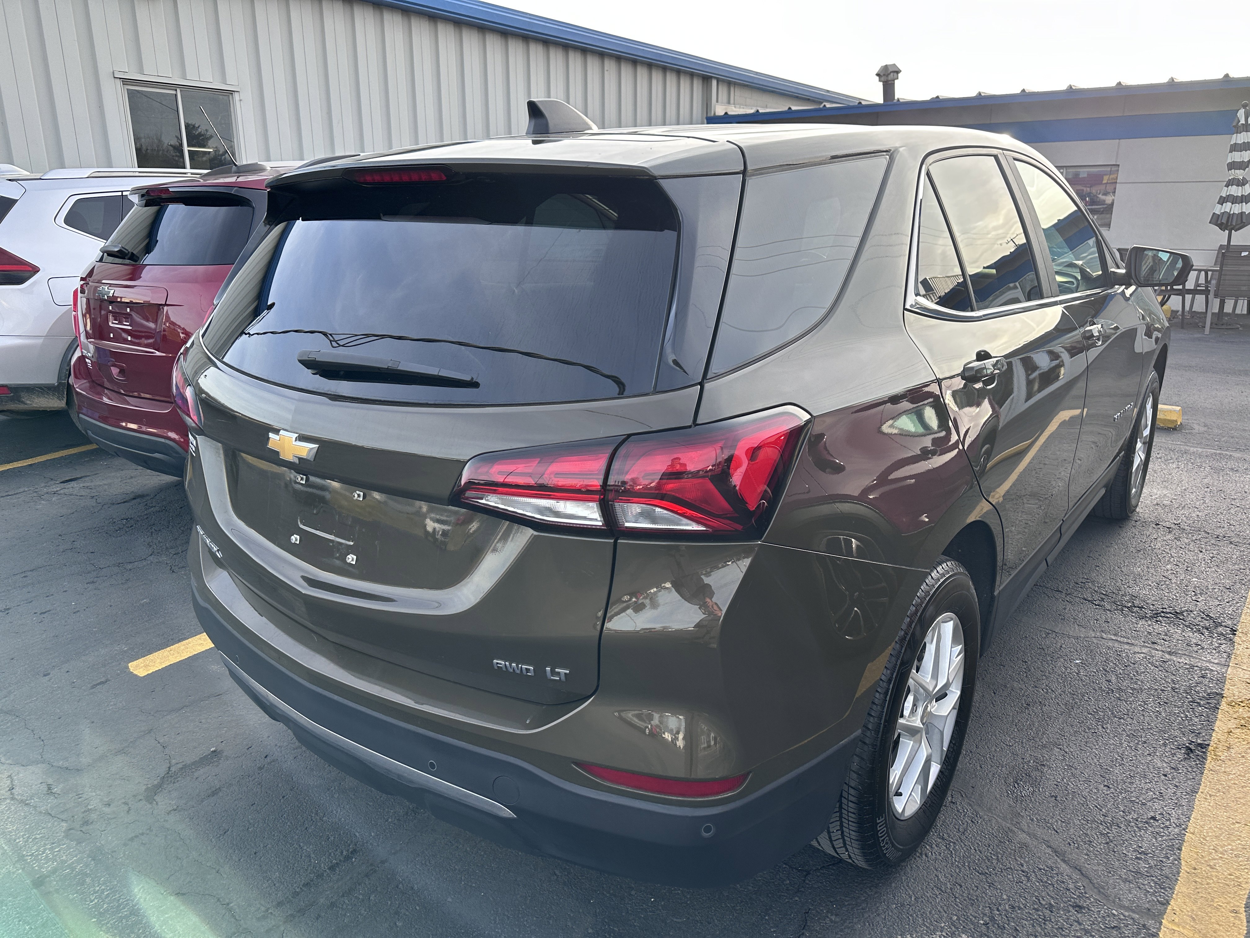 Used 2024 Chevrolet Equinox LT image 3