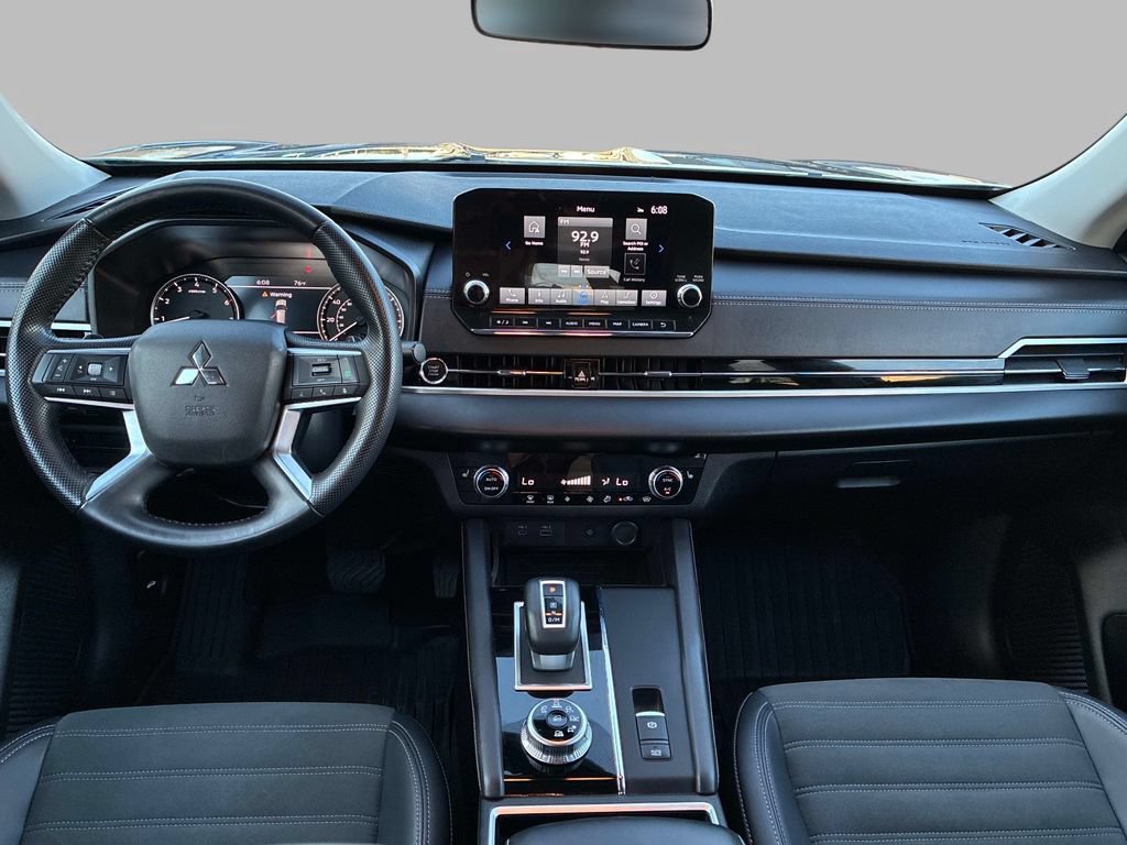 Used 2024 Mitsubishi Outlander SE Black Edition AWD/4WD image 18