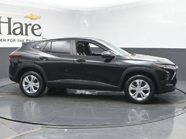 New 2026 Chevrolet Trax LS FWD image 1