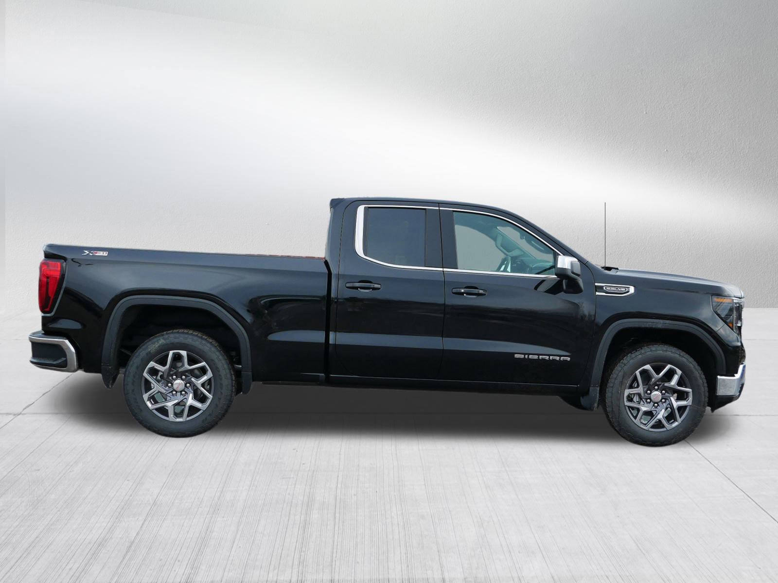 New 2026 GMC Sierra 1500 SLE w/ X31 Off-Road Package image 6