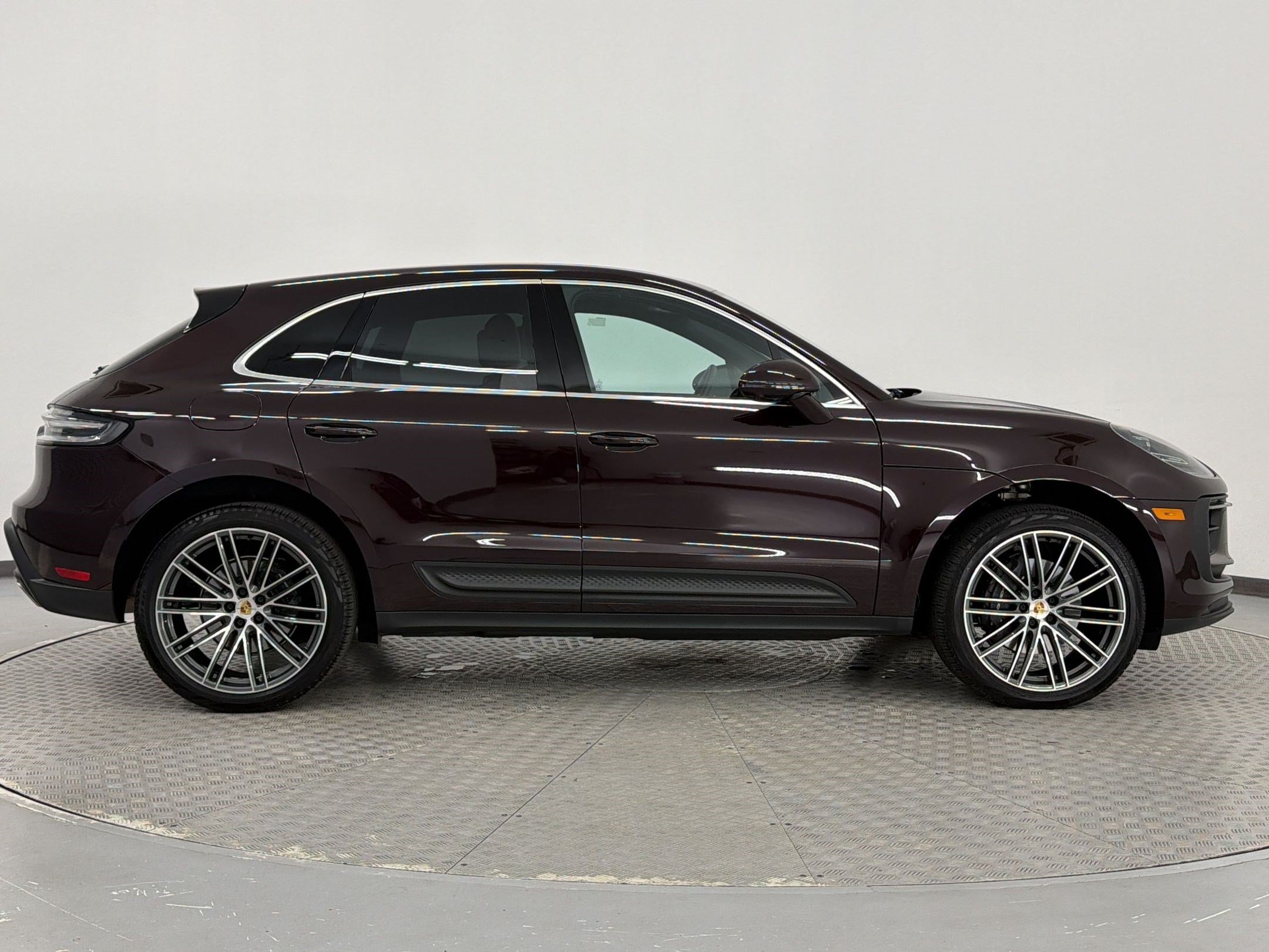 Used 2026 Porsche Macan AWD/4WD image 8