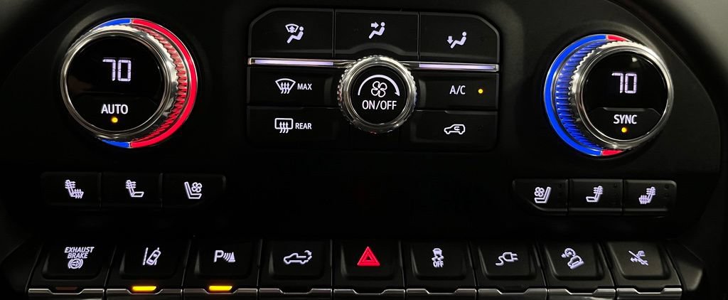 Used 2021 GMC Sierra 3500 Denali w/ Denali Ultimate Package AWD/4WD image 34