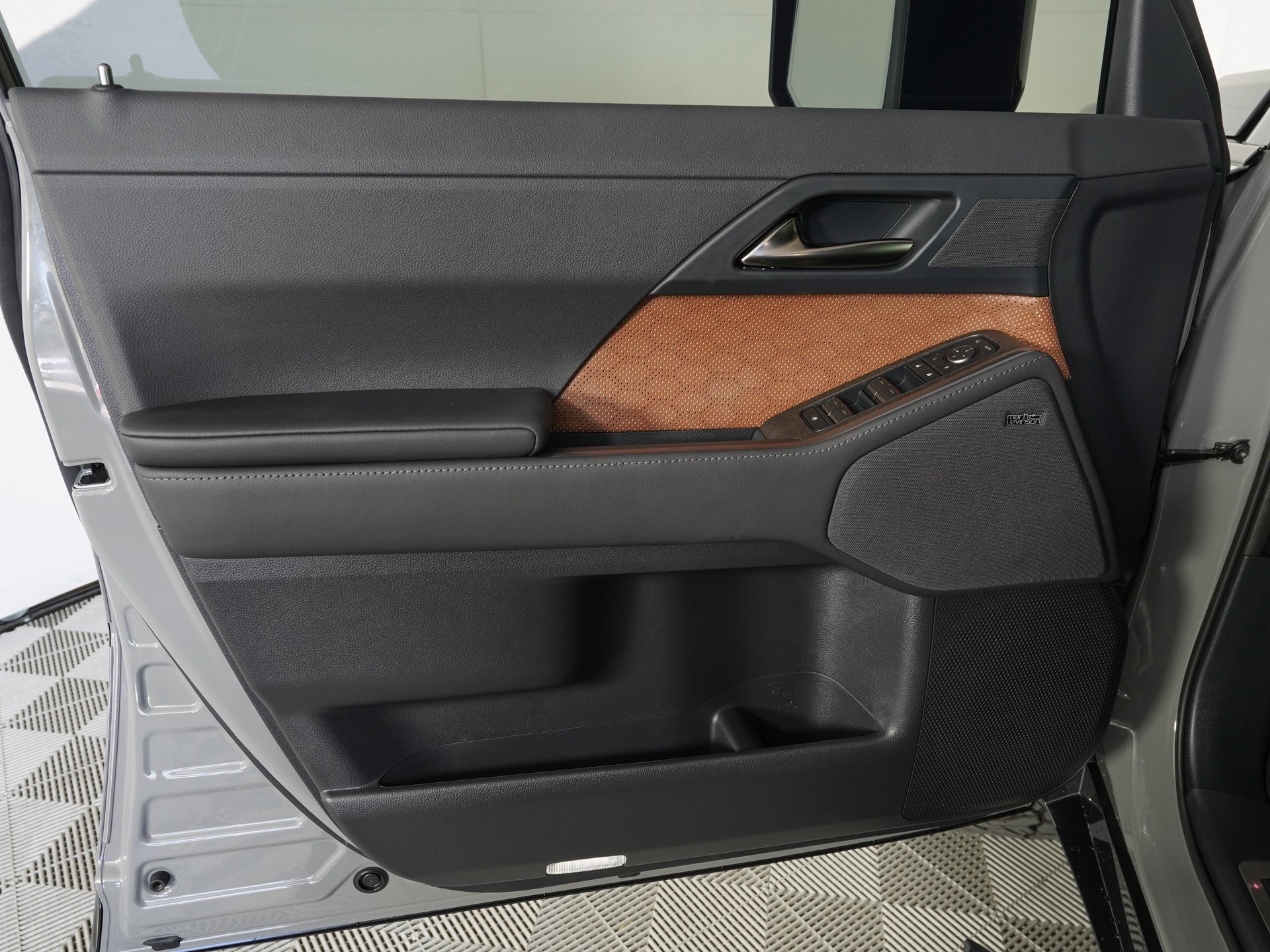 Used 2025 Lexus GX 550 image 17