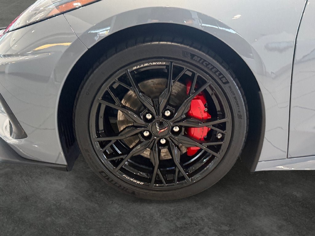 Used 2025 Chevrolet Corvette Stingray Preferred Cpe w/ Z51 Performance Package RWD image 5