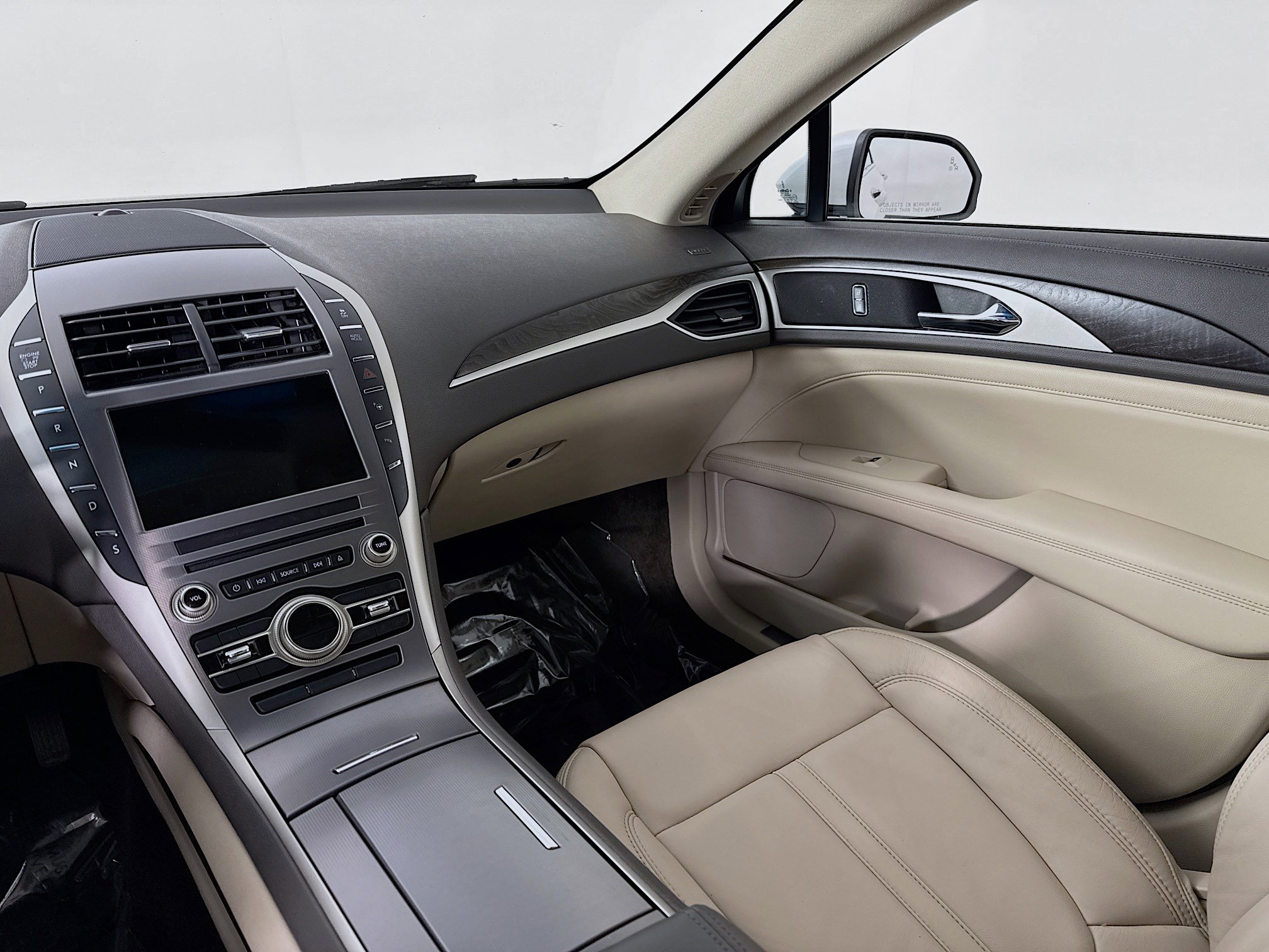 Used 2017 Lincoln MKZ Select w/ Technology Package AWD/4WD image 24