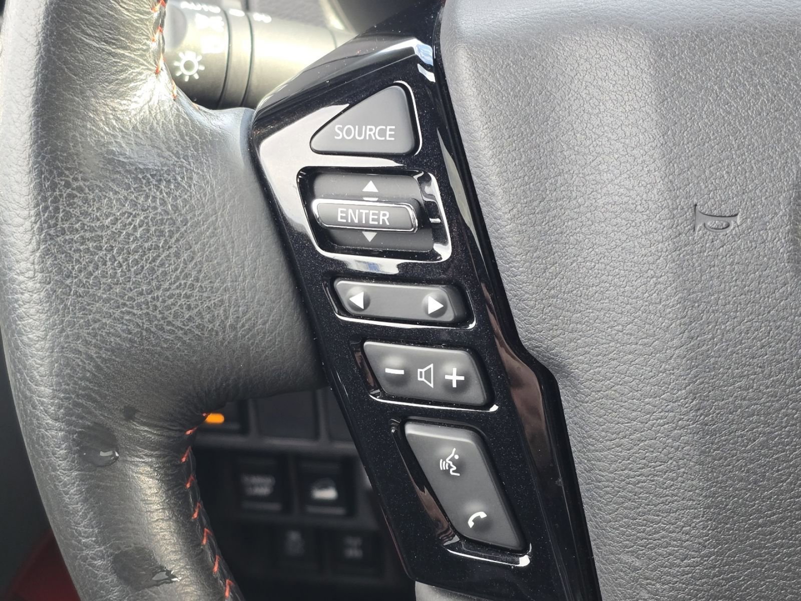 Used 2023 Nissan Frontier PRO-4X w/ Pro-4X Premium Package image 29