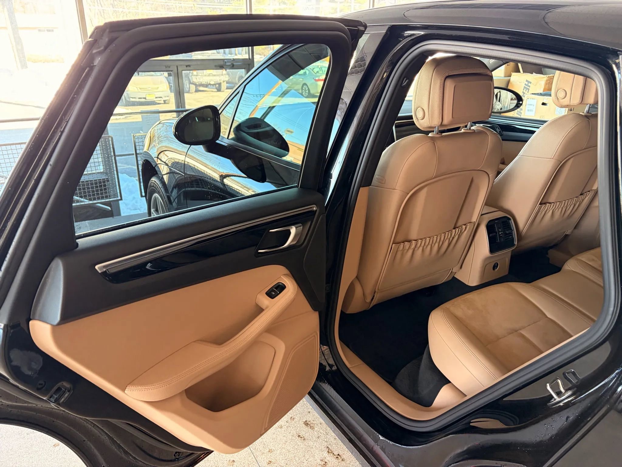 Used 2020 Porsche Macan Sport Edition image 13