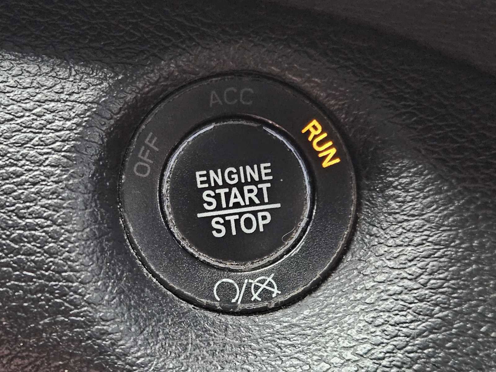 Used 2019 Jeep Cherokee Limited FWD image 21