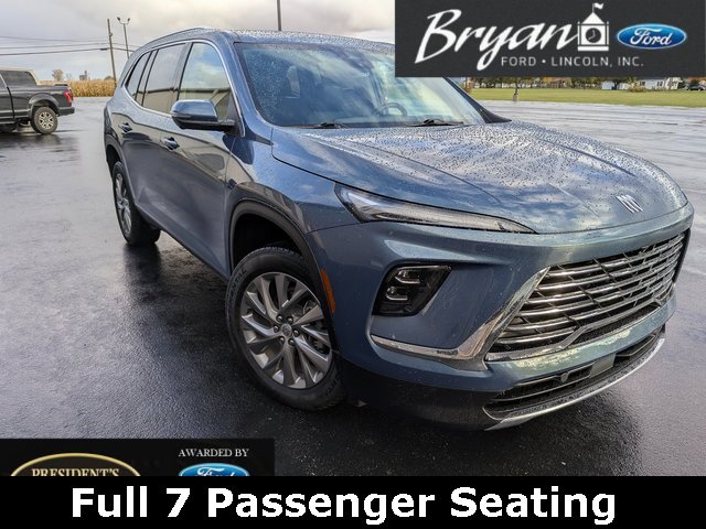 Used 2025 Buick Enclave Preferred w/ Power Package image 1