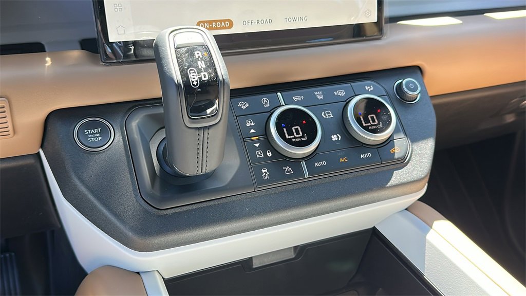 New 2025 Land Rover Defender 110 X-Dynamic SE image 20