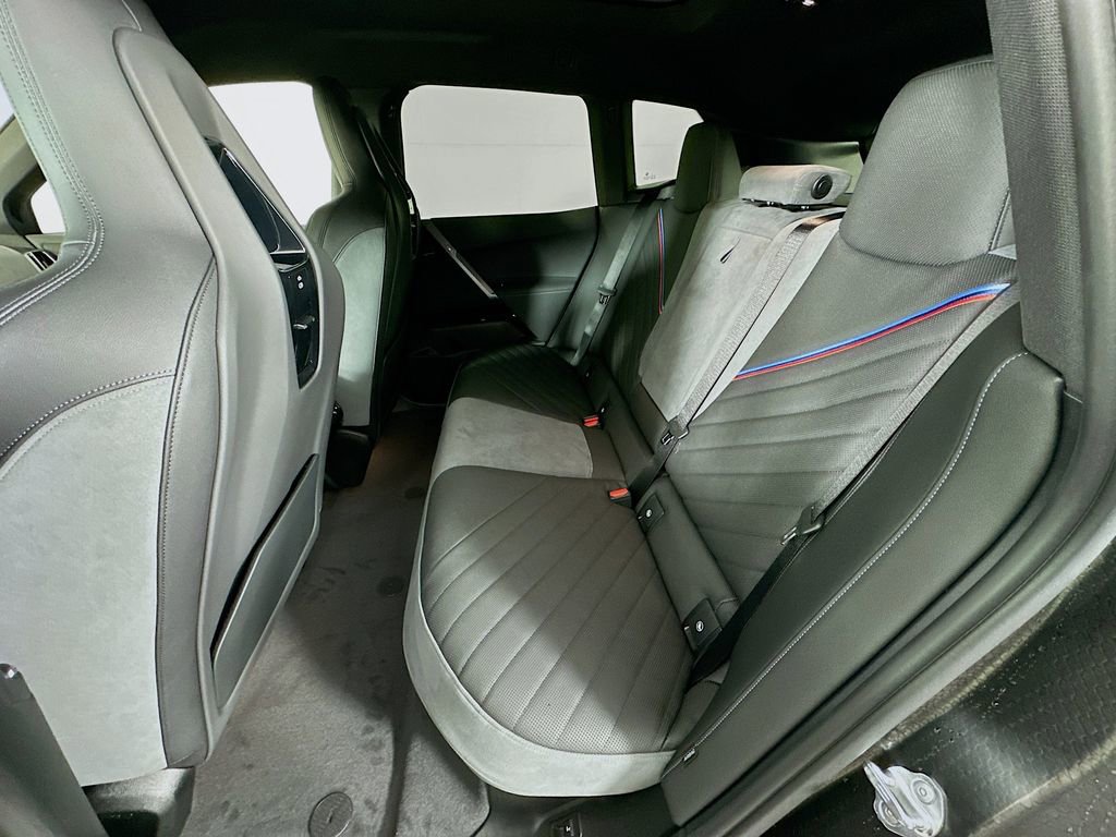 New 2026 BMW iX xDrive60 w/ M Sport Package image 32