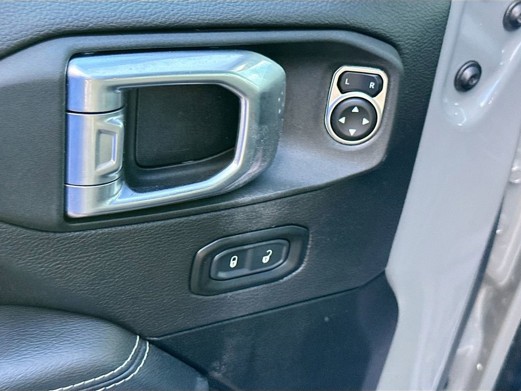 Used 2023 Jeep Wrangler Unlimited Sahara w/ Cold Weather Group image 19