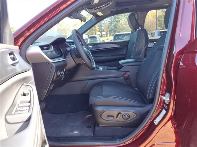 New 2025 Jeep Grand Cherokee Laredo X image 14