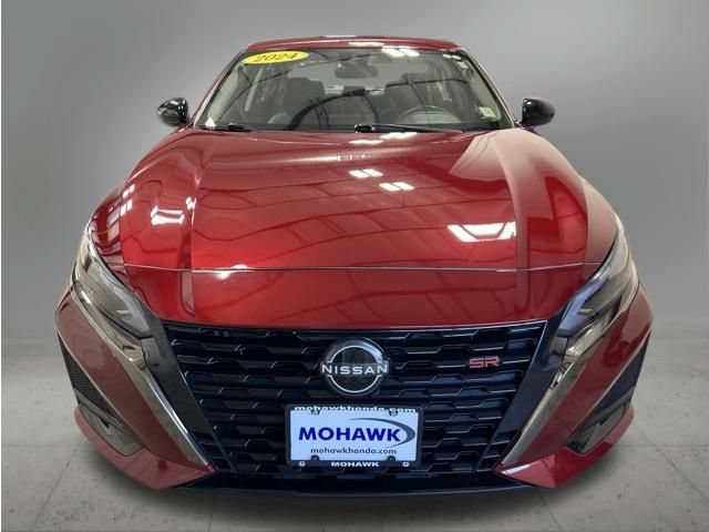 Used 2024 Nissan Altima 2.5 SR AWD/4WD image 9