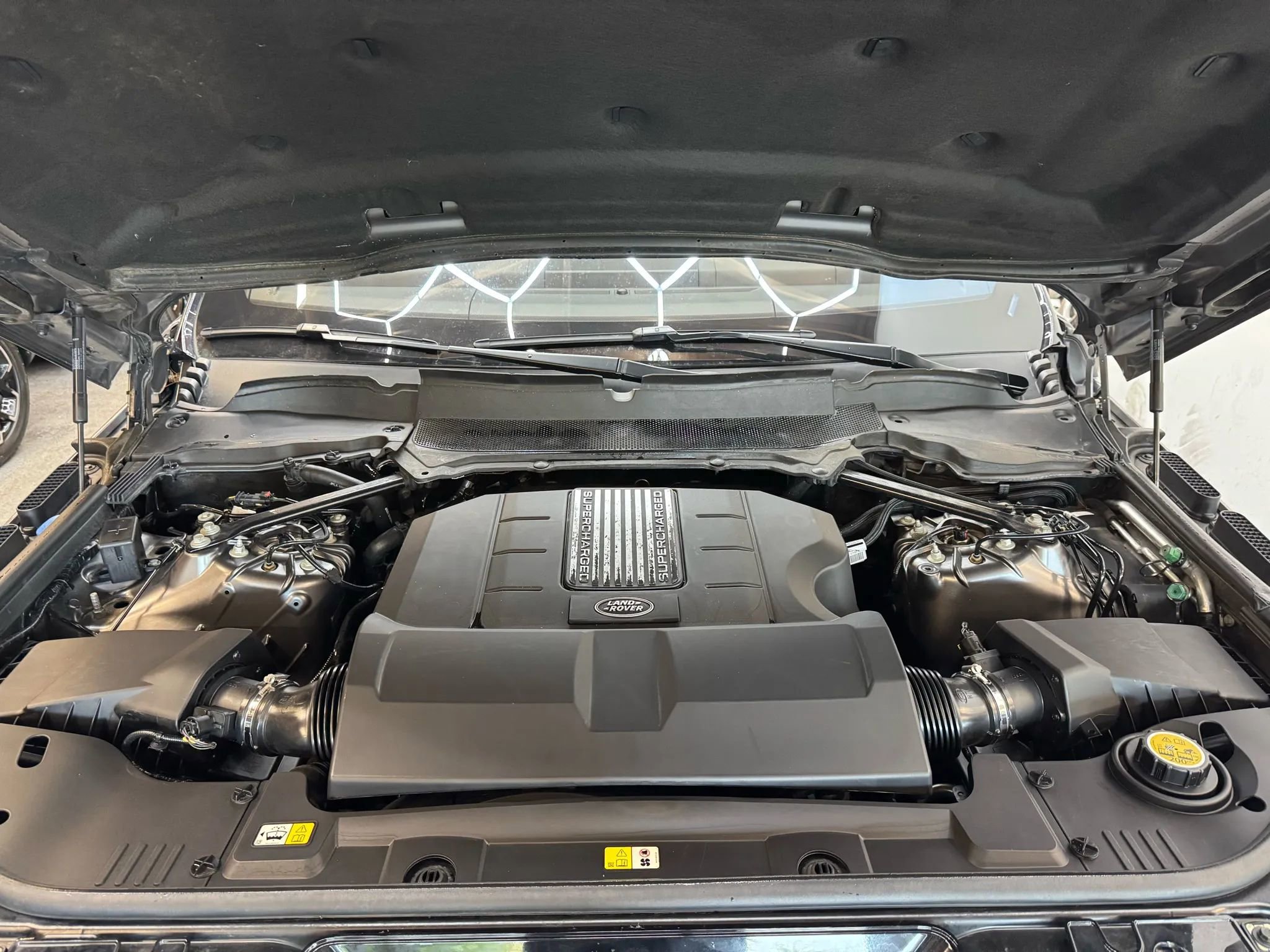 Used 2019 Land Rover Range Rover Sport HSE Dynamic image 28