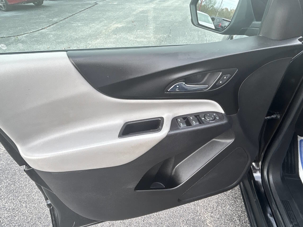 Used 2020 Chevrolet Equinox LT FWD image 12