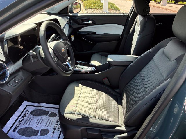 New 2026 Chevrolet Trax LT w/ LT Convenience Package FWD image 7