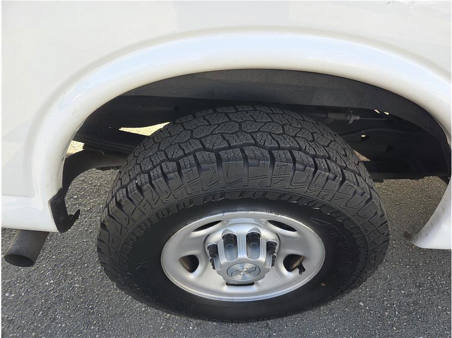 Used 2019 Chevrolet Express 2500 w/ Driver Convenience Package RWD image 9