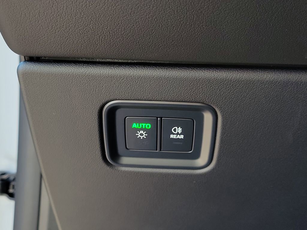 New 2026 Porsche Macan Electric image 39