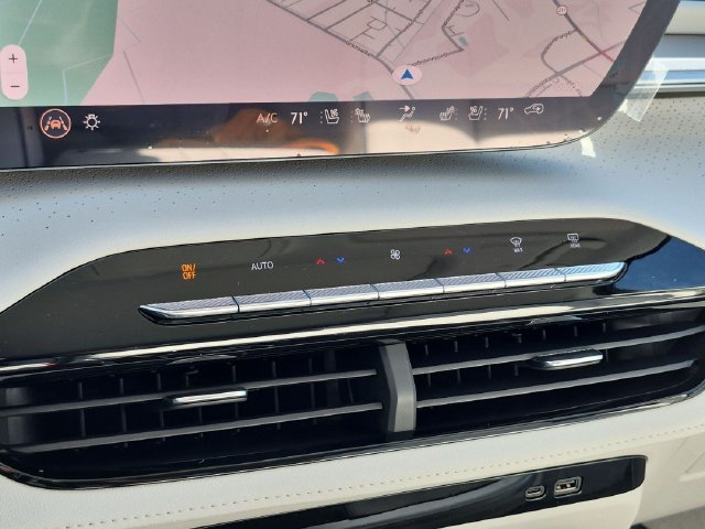 New 2027 Buick Enclave Avenir w/ LPO, Floor Liner Package FWD image 25