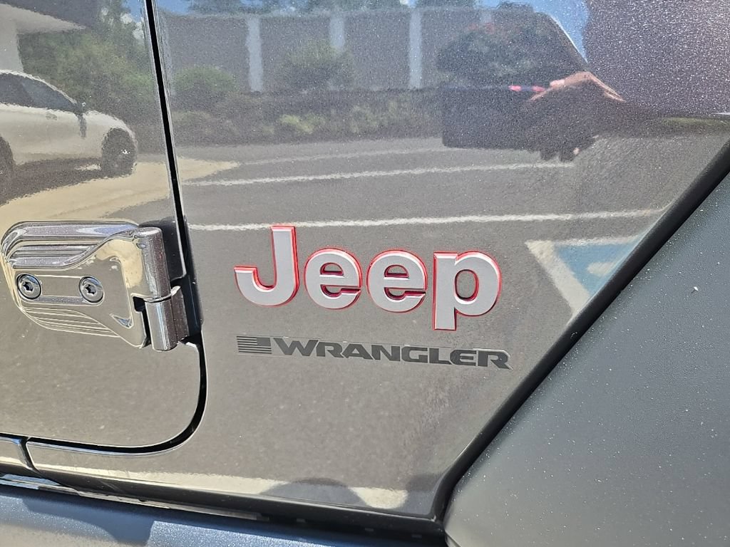Used 2026 Jeep Wrangler Unlimited Rubicon AWD/4WD image 11