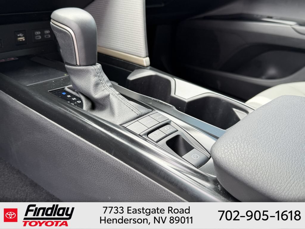 Used 2025 Toyota Camry SE AWD/4WD image 9