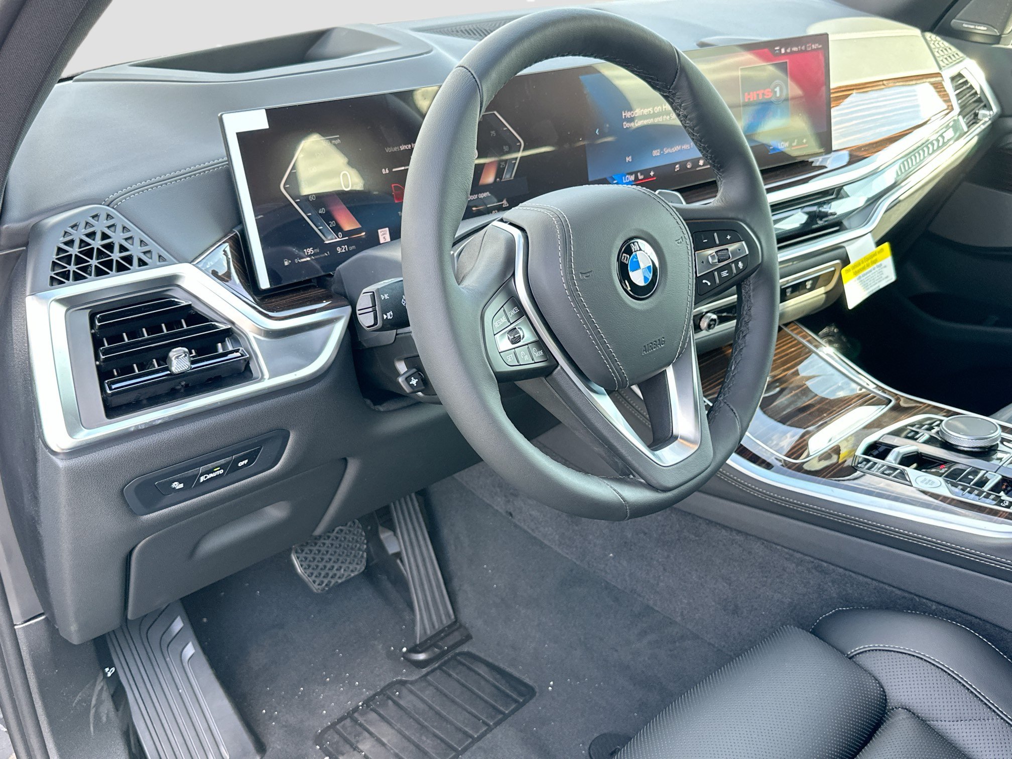 New 2026 BMW X5 xDrive40i w/ Premium Package AWD/4WD image 7